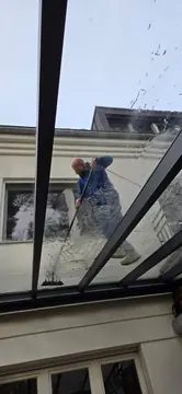 Glasdachreinigung Berlin mit Reinwassertechnik